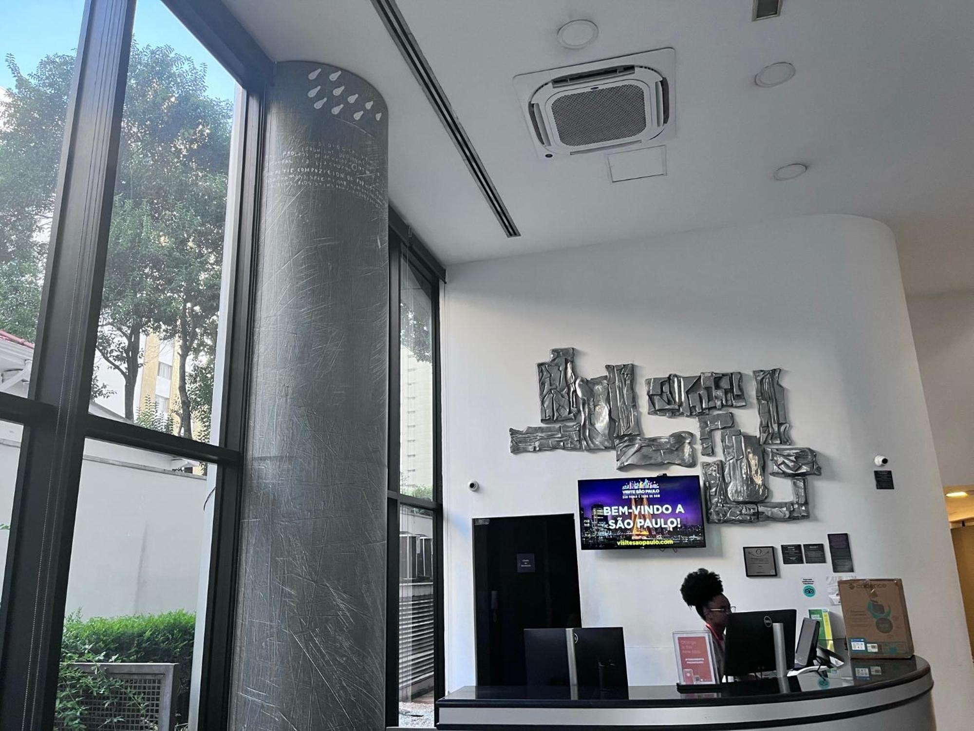 Dentro De Jardins Garagem Inclusa Hotel 4*